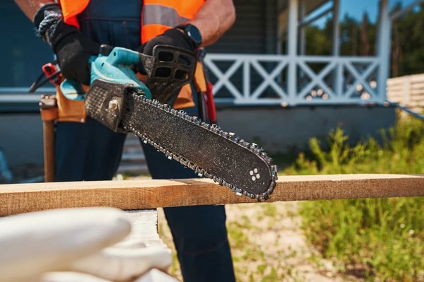 Quels sont les critères et les précautions à prendre pour choisir les bonnes pièces détachées pour votre tronçonneuse ?