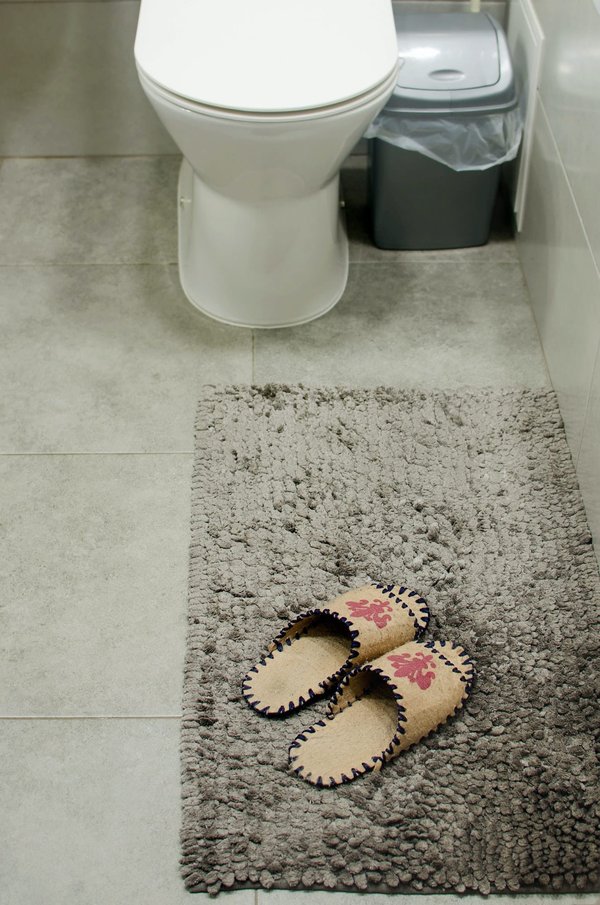 Comment choisir un tapis de bain bleu canard ?